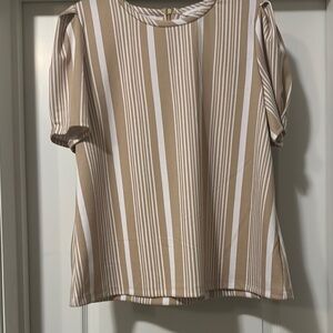 Liz Claiborne Tan and White Relaxed Blouse Short Sleeve